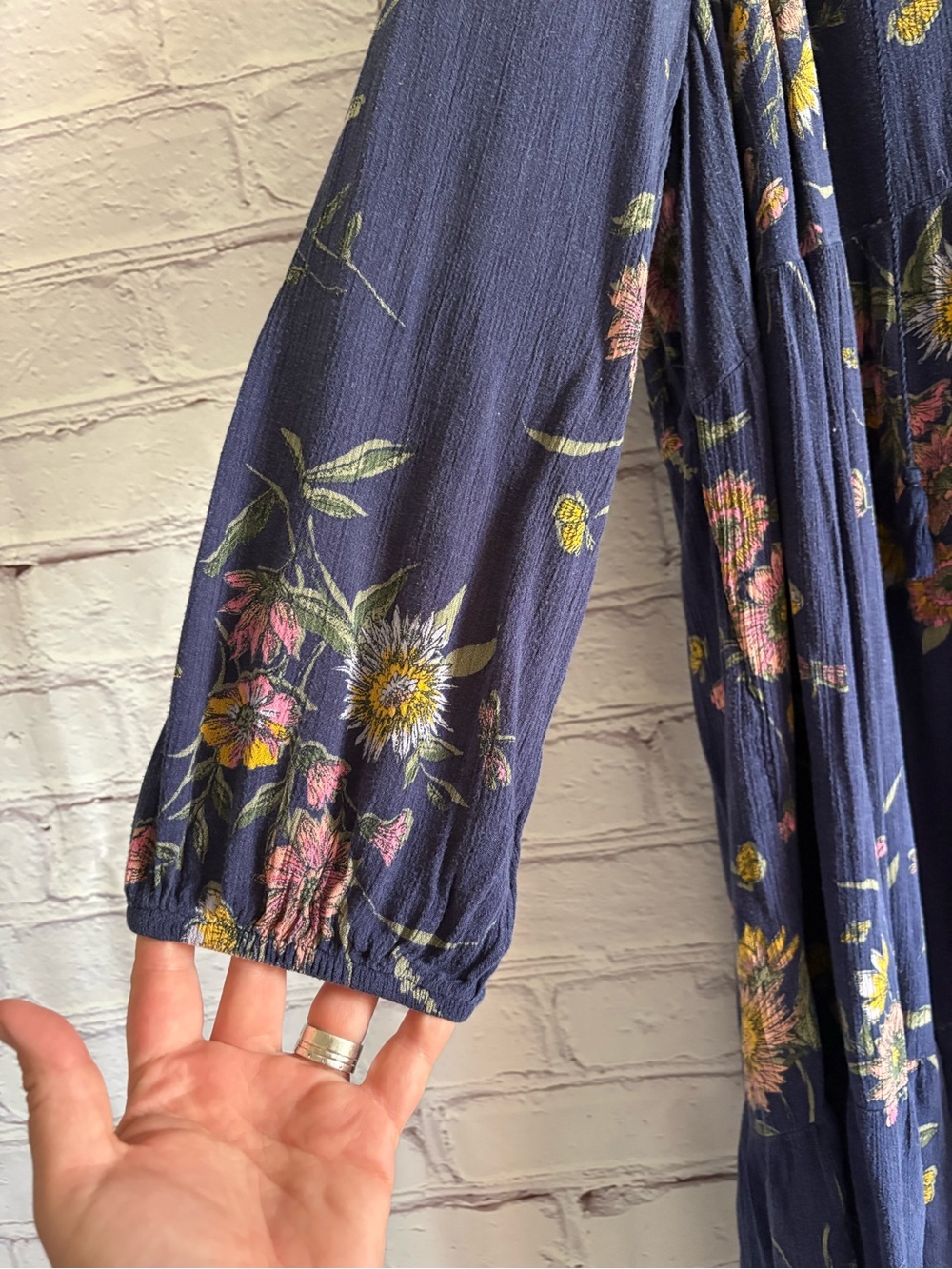 🌿5/$25 Old Navy Navy Floral Mini Dress - Picture 2 of 11